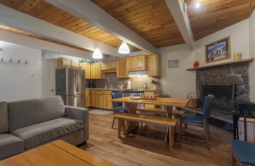 Government Camp Condo | Summer special, stay before 7/20/26 get third night half off.