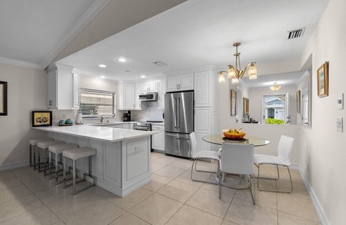 Naples Park House | Summer Specials! Amazing Pool Oasis, Close to the Beach, FREE Bikes, Amenities