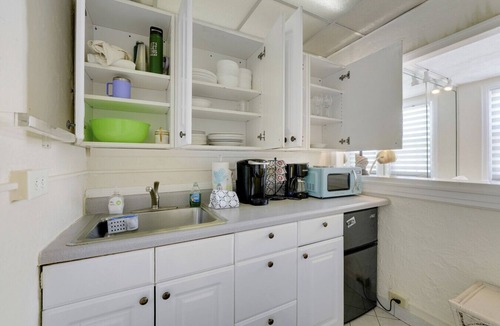 Palm Beach Condo | Summer Suite | Steps to Beach + Heated Pool