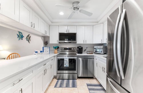 Crescent Beach Condo | Summer Vacation/Close to St Augustine/Steps to Beach, Pool, Dock/Beach Supplies