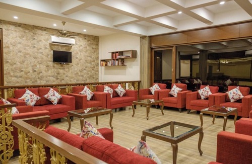 Sinnar Hotel | SUMMER VINES