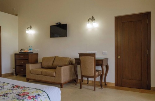 Sinnar Hotel | SUMMER VINES