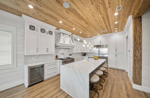 San Juan House | Summer Wind 7 Bedroom Home by RedAwning