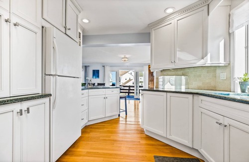 Greenbush House | Summer Wind Beach House - Ocean views, families, groups, pet friendly!