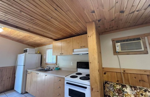 Wasaga Beach Cottage | SUMMERHILL