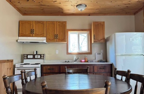 Wasaga Beach Cottage | SUMMERHILL
