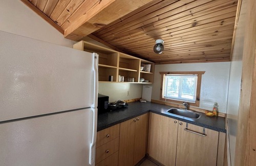 Wasaga Beach Cottage | SUMMERHILL