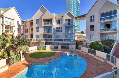 Pollok Beach Apartment | Summerseas Units
