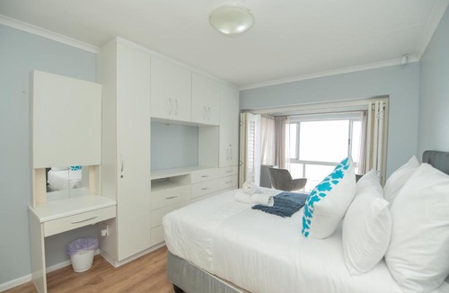 Pollok Beach Apartment | Summerseas Views