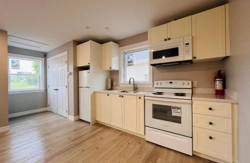 Summerside Hotel | SUMMERSIDE MOTEL &COTTAGES