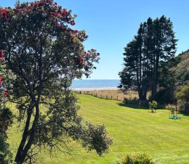 Rangihaeata Bed & Breakfast | Summerspring Beachfront Accommodation