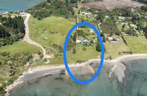 Rangihaeata Bed & Breakfast | Summerspring Beachfront Accommodation