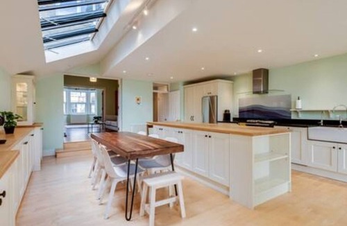 Summertown House | Summertown 4-BR Family Home - Bright & Spacious
