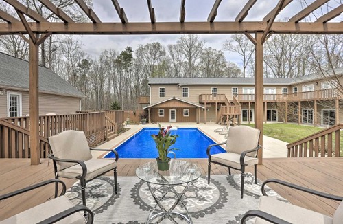 Summerville House | Summerville Home on 5 Acres Pool, Hot Tub and Deck!