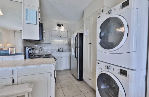 Panama City Beach Condo | Summit 1 BR SLEEPS 5 *BEACH CHAIRS INCLUDED*