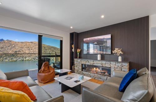 Frankton Apartment | Summit Haven – Centre | 3BR New Build | Spa