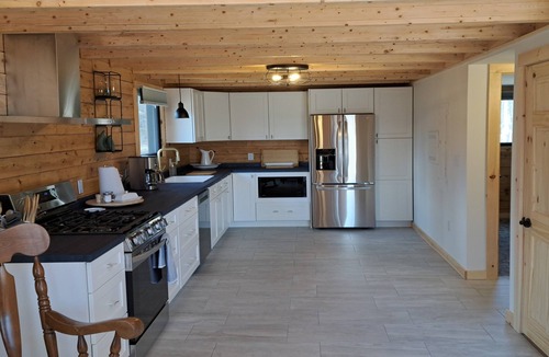 Antigonish County House | Summit Lodge - Lochaber Lake Lodges, Lakefront log cabin with year-round hot tub. Family friendly an.