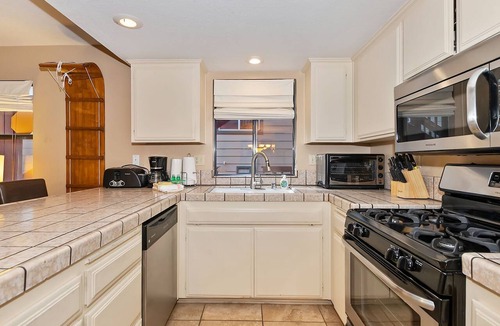 Summit Estates Condo | Summit Run by Destination Big Bear: Walking Distance to Snow Summit! Close to the Lake! Minutes from the Village!