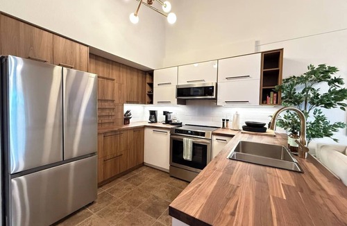 East Kootenay Ski Chalet | Summit View II Loft Suite| Pool · Views · Sleeps 4