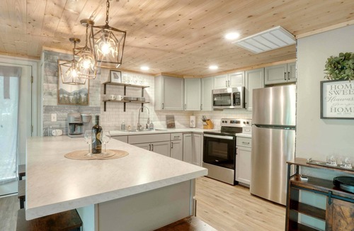Hiawassee Cabin | Summit View - Mountain Top View & Gas Fireplace