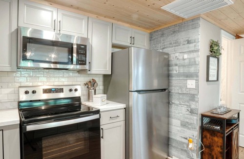 Hiawassee Cabin | Summit View - Mountain Top View & Gas Fireplace