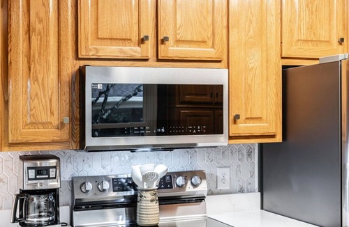 Gallatin House | Sumner Sunsets - Quiet Neighborhood with Room for the Entire Family