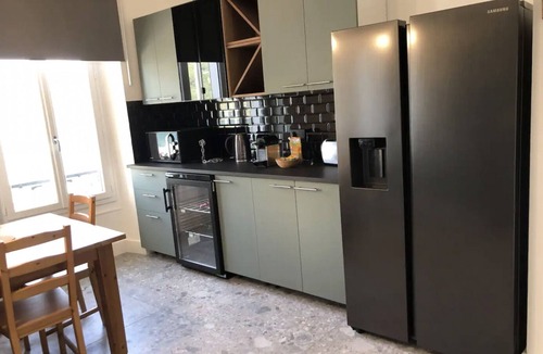 Annecy Apartment | Sumptuous Beau-Rivage apartment with lake view and private beach