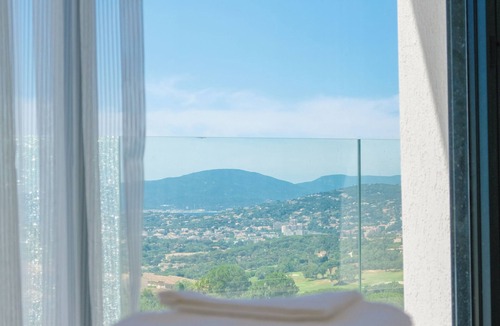 La Nartelle Villa | Sumptuous Contemporary New Villa with Sea and Golf Views