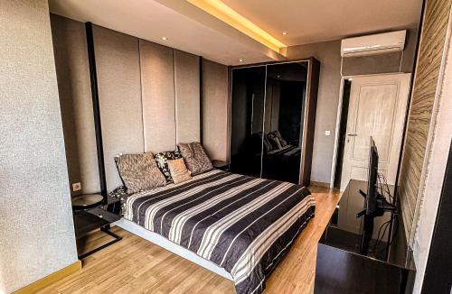 Surabaya Apartment | Sumptuous The Peak 2BR Apartment in Tunjungan Plaza 5 Surabaya City Centre by Le Ciel Hospitality