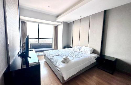 Surabaya Apartment | Sumptuous The Peak 2BR Apartment in Tunjungan Plaza 5 Surabaya City Centre by Le Ciel Hospitality
