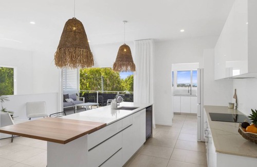 Woolgoolga House | Sun Crest - amazing ocean views, walk to beach and vibrant village of Woolgoogla