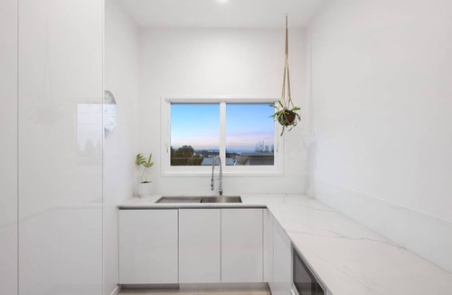 Woolgoolga House | Sun Crest - amazing ocean views, walk to beach and vibrant village of Woolgoogla