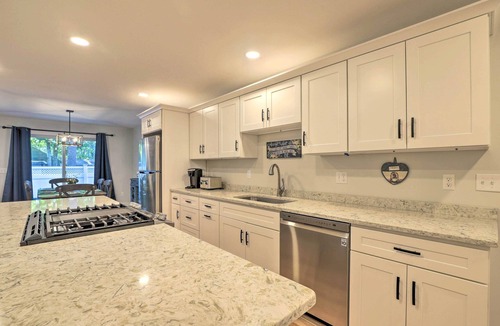 West Brookfield House | Sun-Dappled Retreat - Walk to Wickaboag Lake!