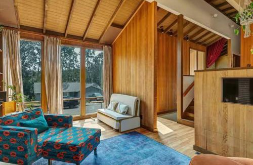 Salem House | Sun-Drenched Mid-Century Modern Retreat