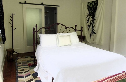 Thomas Square Condo | Sun Drenched Suite In Starland District