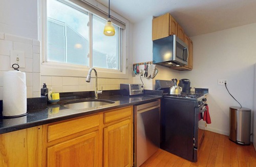 Emerson Gardens Apartment | Sun-filled 1 bed, 1 bath in Brookline Village