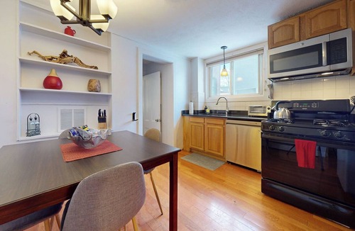 Emerson Gardens Apartment | Sun-filled 1 bed, 1 bath in Brookline Village