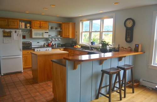 Middlebury House | Sun-filled, quiet country home on 27 acres with mountain views
