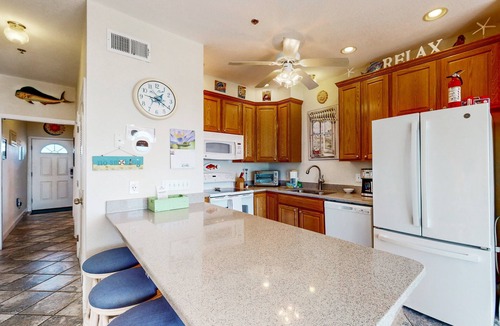 Hatteras Condo | Sun-kissed beachfront condo with central AC, pool/hot tub access