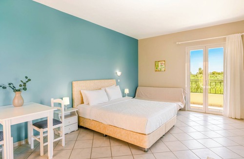 Kefalonia Hotel | Sun-Kissed Comfort & Family Moments at Nautilus Hotel Apartments, Soullároi