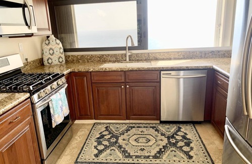 Estate Lovenlund Condo | Sun-Kissed Days & Starry Nights with Endless Down-Island Views!