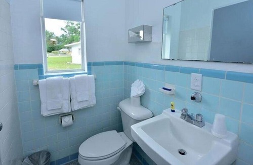 Silver Springs Hotel | Sun Plaza Motel