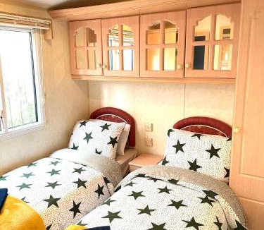 Gawsworth Ski Chalet | Sun rise