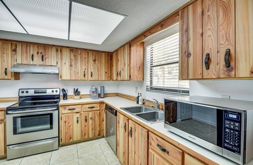 Ormond Beach House | Sun, Sand & Poolside Relaxation! Ormond Beach Unit