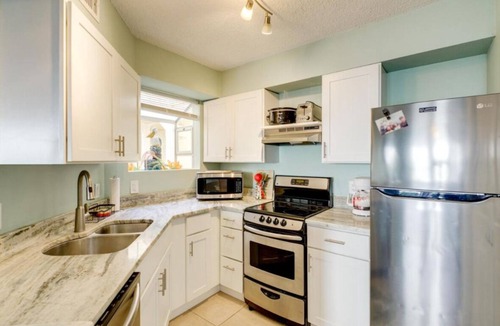 Ocean Side Village Condo | Sun, Sand & Serenity - Walk to Beach Retreat - 1 bedroom w/sofa bed retreat.