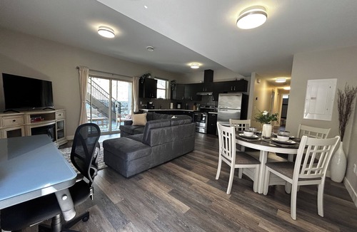 Foothills House | Sun & Slopes Okanagan Getaway