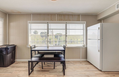 Okeechobee Cottage | Sun-soaked Okeechobee Retreat w/Canal Views!
