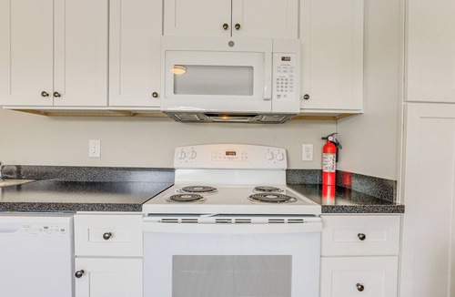 Okeechobee Cottage | Sun-soaked Okeechobee Retreat w/Canal Views!