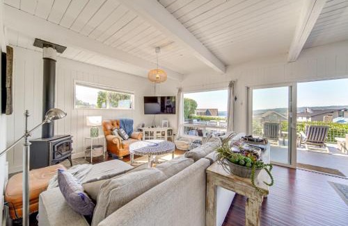 Langley House | Sun-Soaked Sandy Point Haven w/Beach Access!