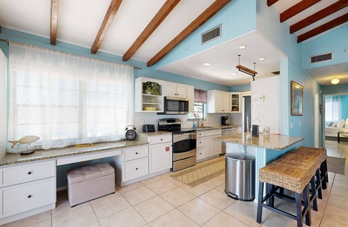 Little Venice House | Sun-splashed dog-friendly home near water with heated pool, great deck, patio